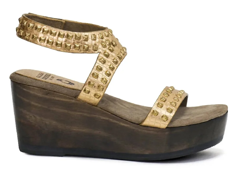 Women's Mesa Wedge In Gold Python With Brass Art